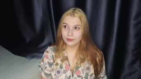 Snapshot of _blossom_breeze chatting on 10-30-25, 12:17 Muse online show from 10-30-25, 12:17