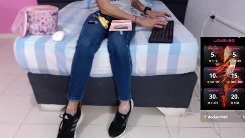 Snapshot of _candy_jade_ chatting on 03-01-25, 12:01 candy jade online show from 03-01-25, 12:01