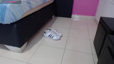 Snapshot of _candy_jade_ chatting on 09-23-25, 11:35 candy jade online show from 09-23-25, 11:35