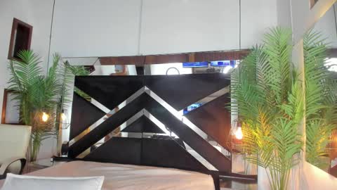 Candy online show from 12-03-25, 06:17