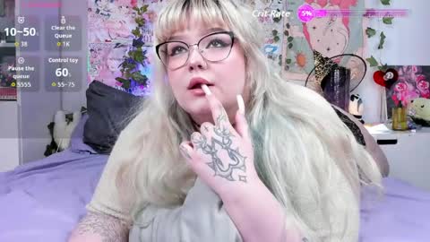 _candym1lky_ online show from 04-25-26, 07:44