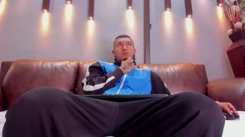 Snapshot of _cannabitch chatting on 01-06-25, 01:08 Shatta Sara online show from 01-06-25, 01:08