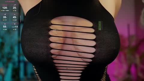 Alisa online show from 10-31-25, 01:45