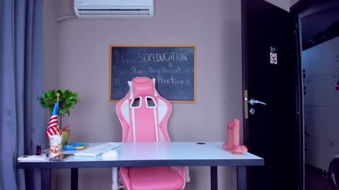 Snapshot of _carlawhite_ chatting on 01-11-25, 04:59 _carlawhite_ online show from 01-11-25, 04:59