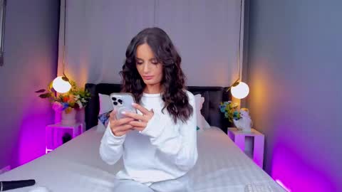 Snapshot of _carlawhite_ chatting on 10-02-25, 03:46 _carlawhite_ online show from 10-02-25, 03:46