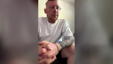 Carlos online show from 04-26-26, 03:21