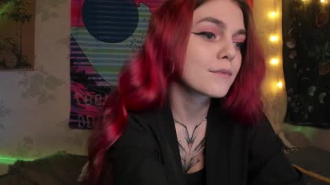 Caroline online show from 01-05-25, 01:47