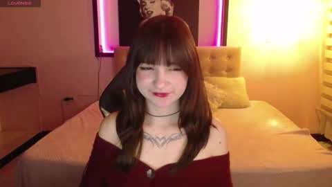 _charlotte_collins_ online show from 12-15-25, 01:59