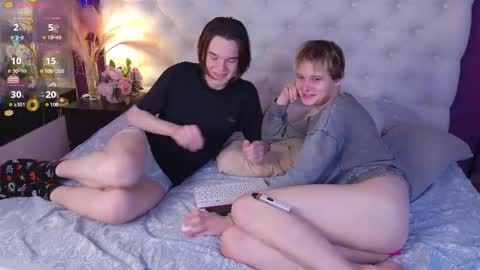 Snapshot of _cheesecake_s chatting on 10-23-25, 02:44 _cheesecake_s online show from 10-23-25, 02:44