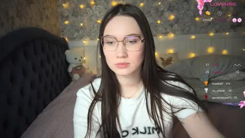 Snapshot of _chloe_miller_ chatting on 02-20-25, 08:14 _chloe_miller_ online show from 02-20-25, 08:14