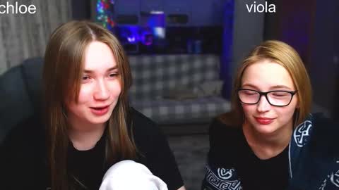 Snapshot of _chloe_miller_ chatting on 09-30-25, 06:35 _chloe_miller_ online show from 09-30-25, 06:35