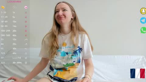 Sophie online show from 04-28-26, 07:46