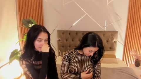 Snapshot of _coraliinee_ chatting on 09-17-25, 03:30 Coraline online show from 09-17-25, 03:30