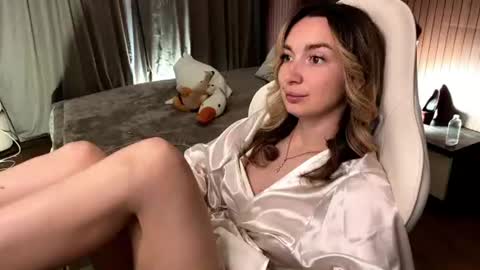 _crystal_moon_1 online show from 06-10-26, 06:51