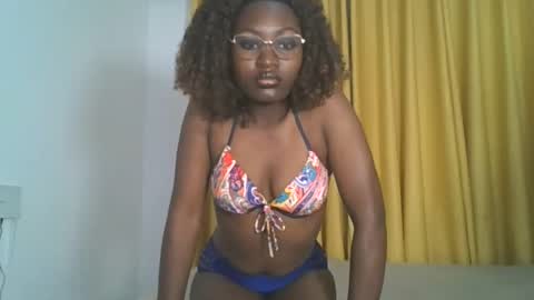 Snapshot of _cutestephanie chatting on 09-12-25, 02:00 STEPH online show from 09-12-25, 02:00