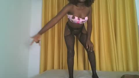 Snapshot of _cutestephanie chatting on 09-13-25, 03:01 STEPH online show from 09-13-25, 03:01