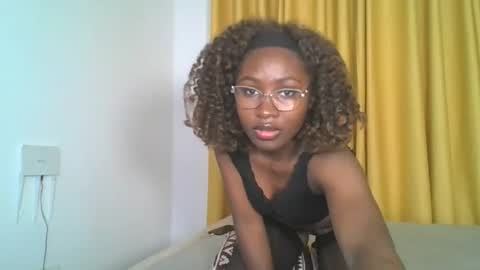 Snapshot of _cutestephanie chatting on 09-21-25, 02:24 STEPH online show from 09-21-25, 02:24