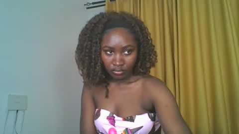 Snapshot of _cutestephanie chatting on 10-01-25, 02:28 STEPH online show from 10-01-25, 02:28