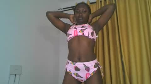 Snapshot of _cutestephanie chatting on 10-10-25, 02:10 STEPH online show from 10-10-25, 02:10