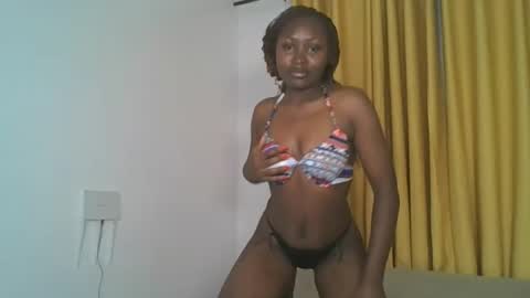 Snapshot of _cutestephanie chatting on 10-13-25, 02:44 STEPH online show from 10-13-25, 02:44