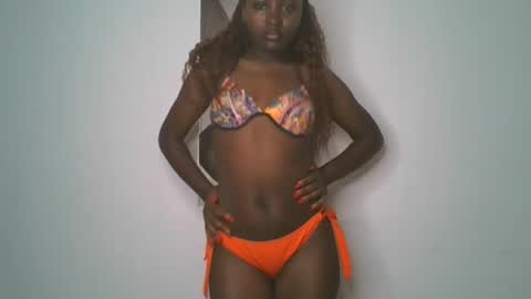 Snapshot of _cutestephanie chatting on 10-21-25, 12:55 STEPH online show from 10-21-25, 12:55