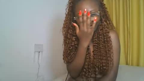 Snapshot of _cutestephanie chatting on 10-29-25, 02:52 STEPH online show from 10-29-25, 02:52