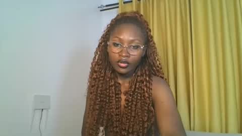 Snapshot of _cutestephanie chatting on 11-01-25, 12:01 STEPH online show from 11-01-25, 12:01