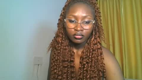 Snapshot of _cutestephanie chatting on 11-02-25, 12:18 STEPH online show from 11-02-25, 12:18