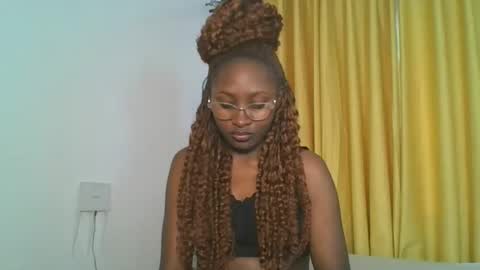 Snapshot of _cutestephanie chatting on 11-04-25, 11:20 STEPH online show from 11-04-25, 11:20