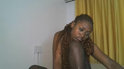 Snapshot of _cutestephanie chatting on 11-07-25, 01:33 STEPH online show from 11-07-25, 01:33