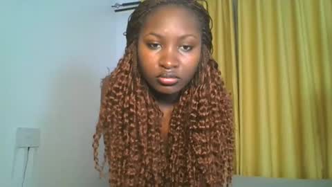 Snapshot of _cutestephanie chatting on 11-12-25, 12:44 STEPH online show from 11-12-25, 12:44