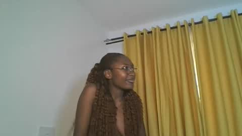 Snapshot of _cutestephanie chatting on 11-12-25, 12:49 STEPH online show from 11-12-25, 12:49