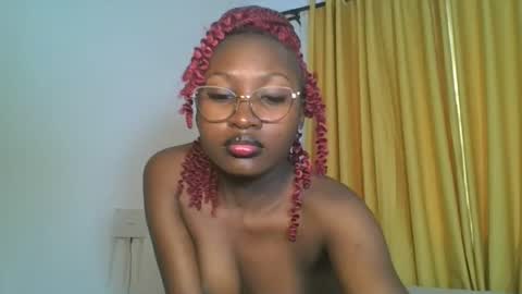 Snapshot of _cutestephanie chatting on 11-25-25, 11:32 STEPH online show from 11-25-25, 11:32