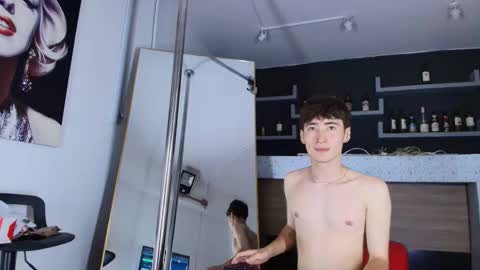 Snapshot of _dantfox_ chatting on 10-05-25, 02:43 Dante online show from 10-05-25, 02:43