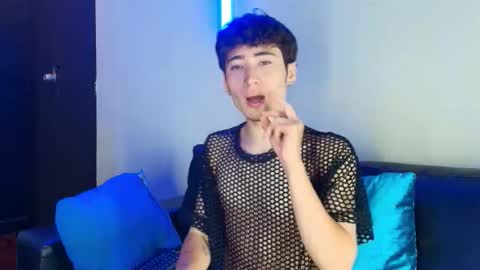 Snapshot of _dantfox_ chatting on 10-26-25, 08:15 Dante online show from 10-26-25, 08:15