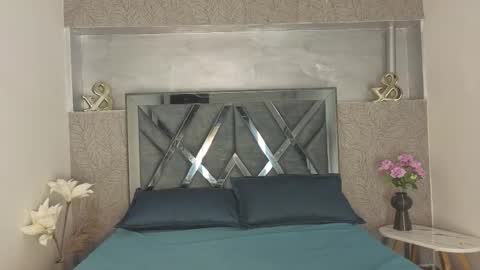 Snapshot of _dantfox_ chatting on 12-13-25, 09:09 Dante online show from 12-13-25, 09:09