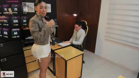 WELCOME TO THE OFFICE online show from 11-23-25, 12:43