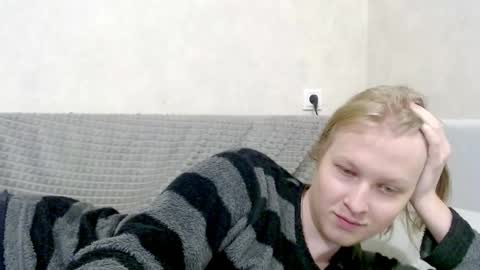 Snapshot of _dash_ chatting on 11-18-25, 05:28 Tony online show from 11-18-25, 05:28