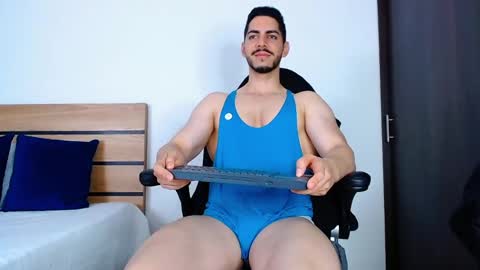 Snapshot of _davidwolf chatting on 02-18-25, 10:36 David online show from 02-18-25, 10:36