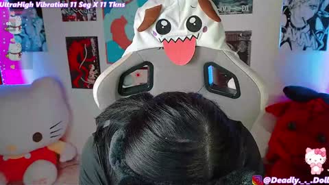 Snapshot of _deadly_doll chatting on 12-17-24, 11:27    online show from 12-17-24, 11:27