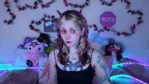 Snapshot of _devilbaby chatting on 05-13-26, 11:33 Kate online show from 05-13-26, 11:33