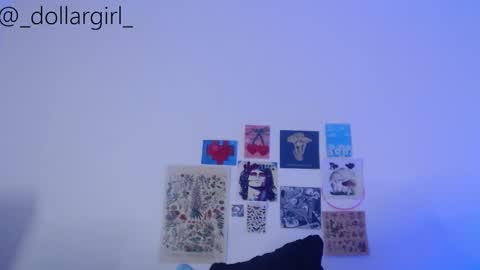 Snapshot of _dollargirl_ chatting on 09-19-25, 02:57 Abril online show from 09-19-25, 02:57