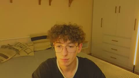 Snapshot of _dream_boys_ chatting on 10-26-25, 06:36 _dream_boys_ online show from 10-26-25, 06:36