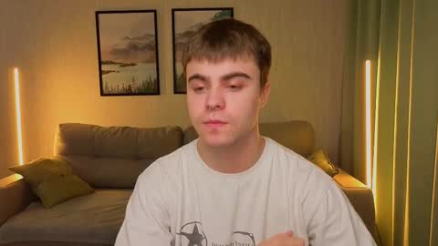 Snapshot of _dream_boys_ chatting on 10-28-25, 08:51 _dream_boys_ online show from 10-28-25, 08:51