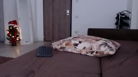 Dylan online show from 12-12-24, 11:40