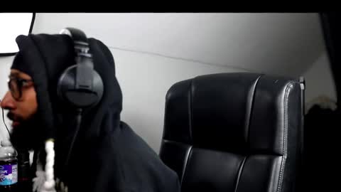 Snapshot of _el_care_chimba chatting on 11-20-25, 12:11 _el_care_chimba online show from 11-20-25, 12:11