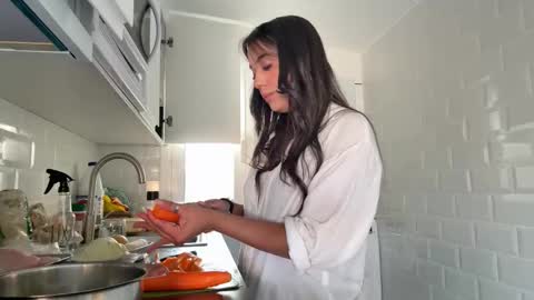  elena barra online show from 10-01-25, 04:13