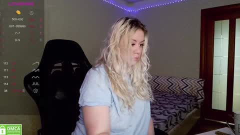 Snapshot of _elven_dreams__ chatting on 01-09-25, 06:15 chloue and Gretta online show from 01-09-25, 06:15