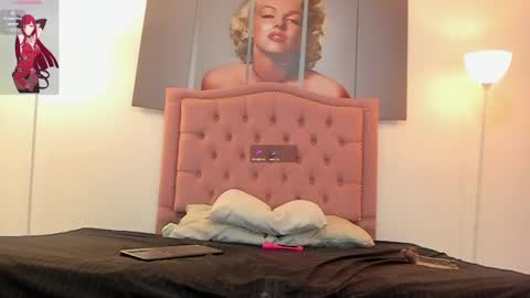 Snapshot of _ema_jones_ chatting on 01-23-25, 06:14 Ema online show from 01-23-25, 06:14