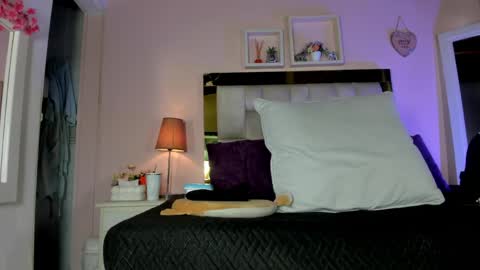 Isabella online show from 04-25-26, 12:08